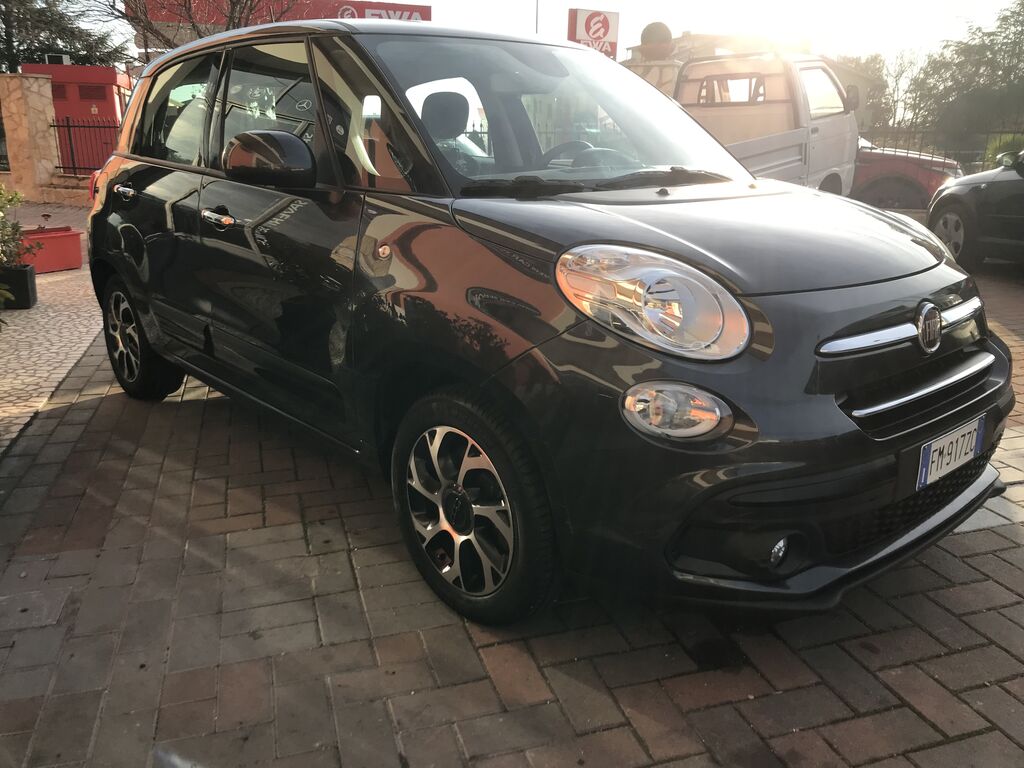 5303553  FIAT 500L lounge